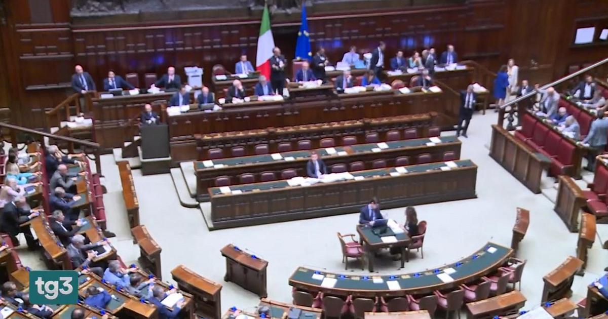 Chiesa colpita a Gaza: la condanna è unanime, ma sul voto in aula la politica si divide