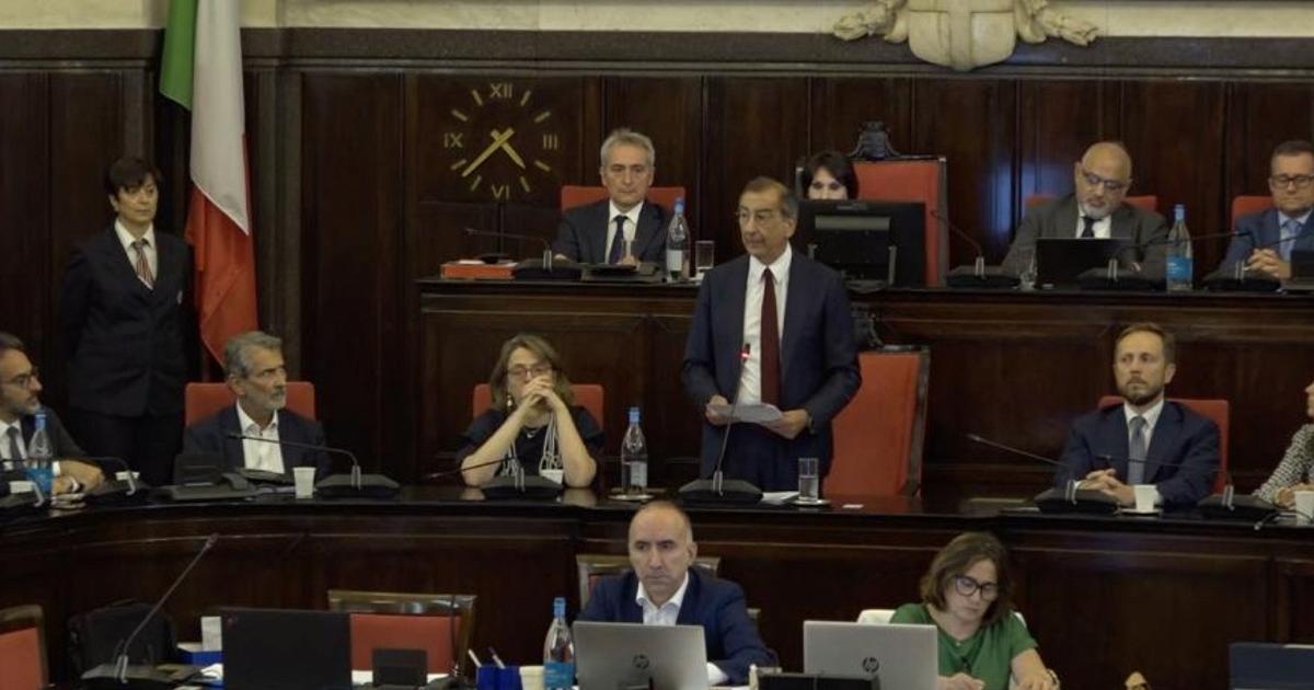 CANLI - Milano, Sala Meclis Salonu'nda: "Ellerim temiz, her şeyi vatandaşların yararına yaptım."