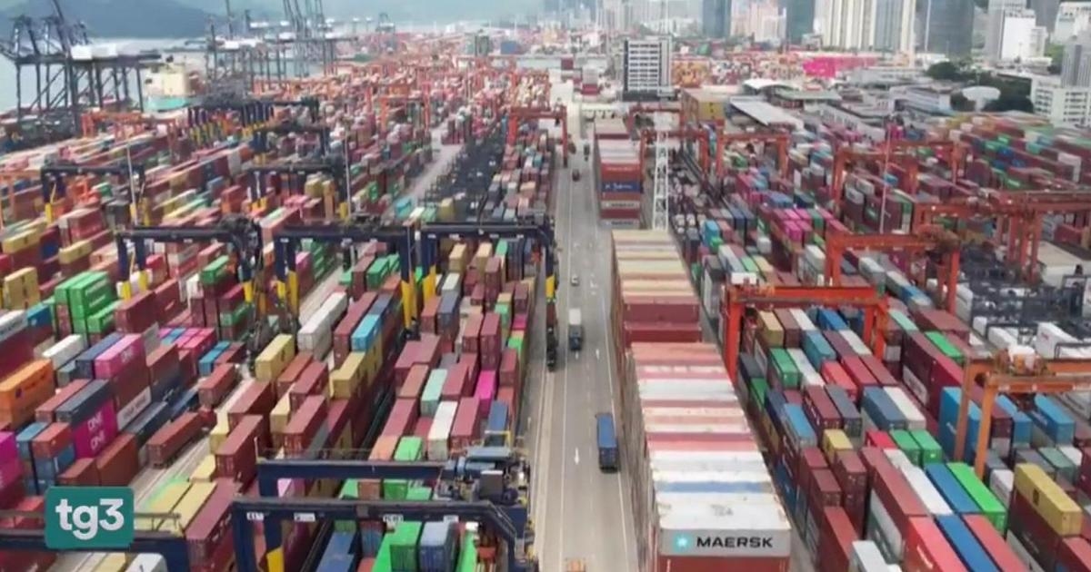 ABD-AB arasındaki %15 gümrük vergisi anlaşması soru ve endişelere yol açıyor.