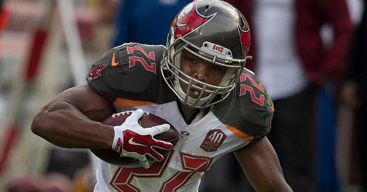 Doug Martin, ex stella NFL di Tampa Bay e Oakland, muore dopo una lite con gli agenti di polizia