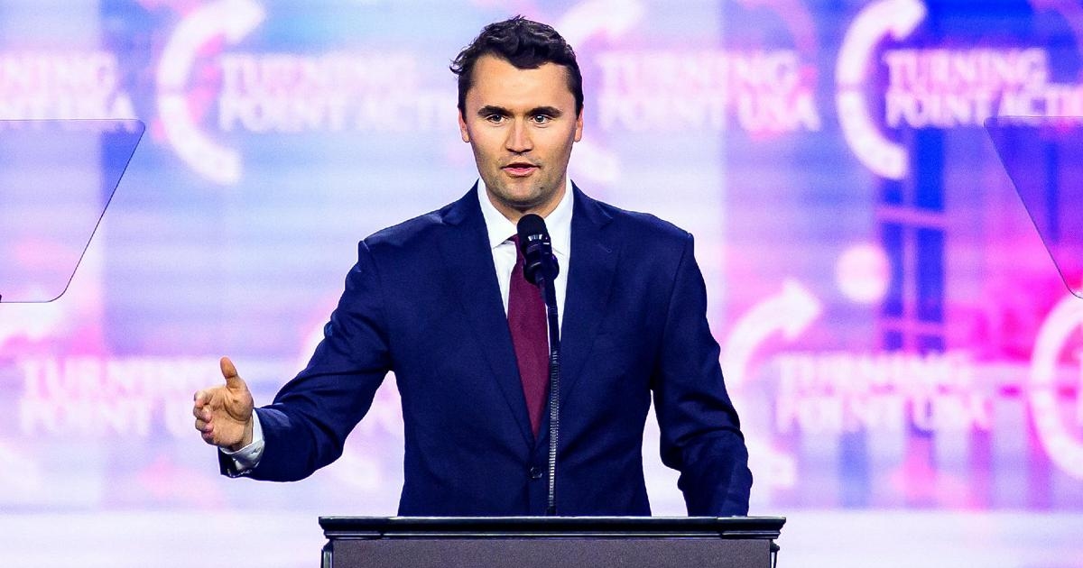 Убит Чарли Кирк, Трамп оплакивает своего влиятельного человека. Опасения политического взрыва.