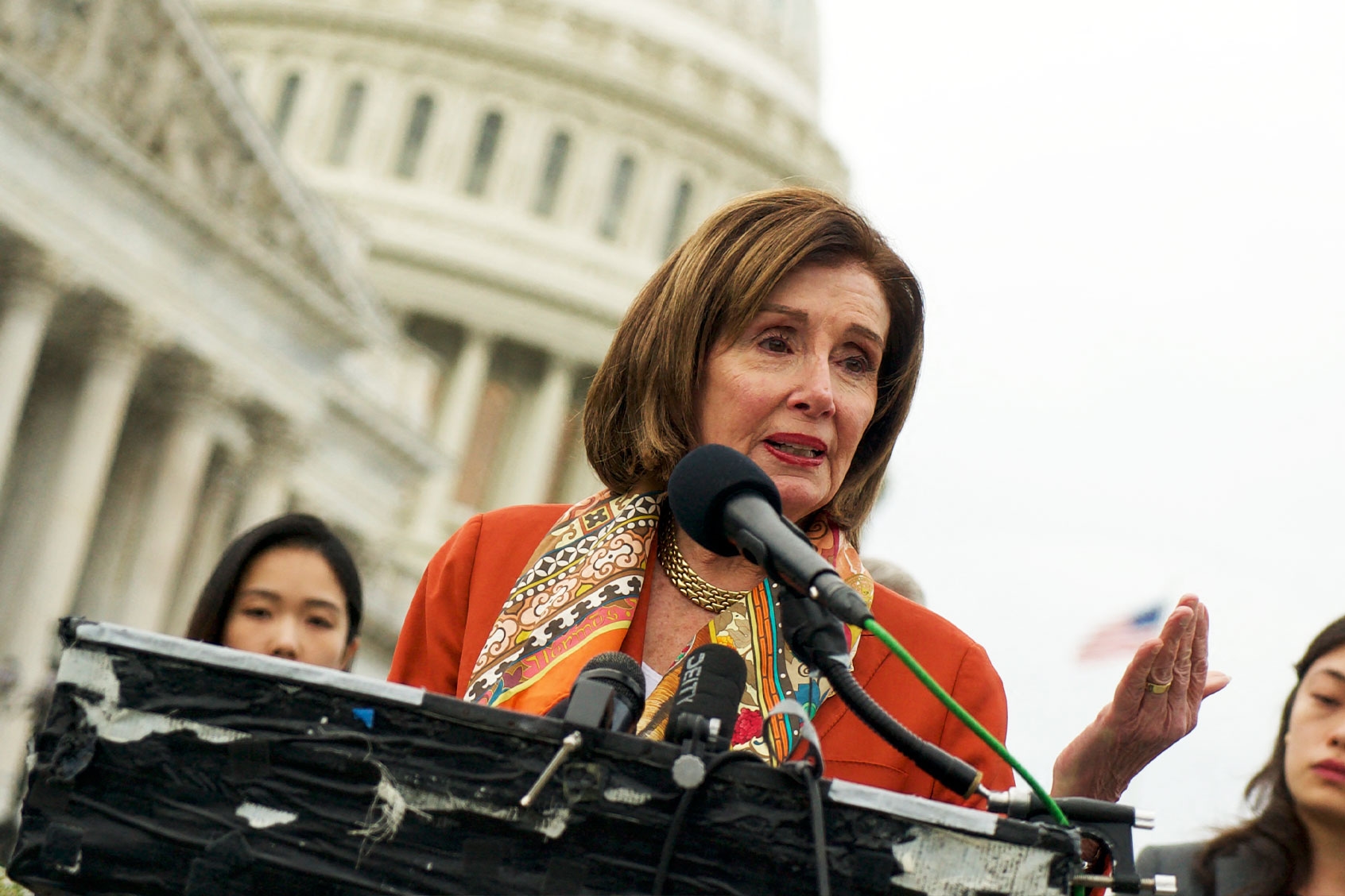 Pelosi chama a controvérsia de Epstein de “uma distração”