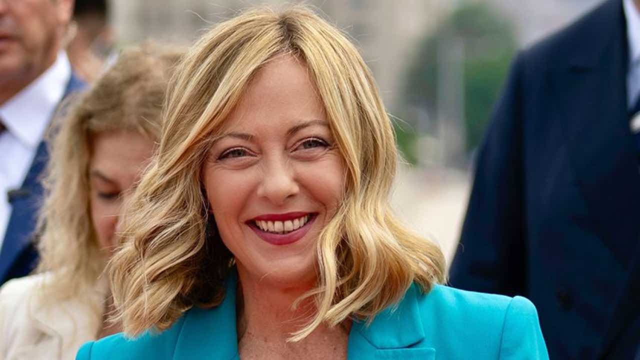 Últimas Notícias: Meloni assina com a Ryanair Bonus | A PASSAGEM É PAGA PELO ESTADO: você só escolhe para onde ir