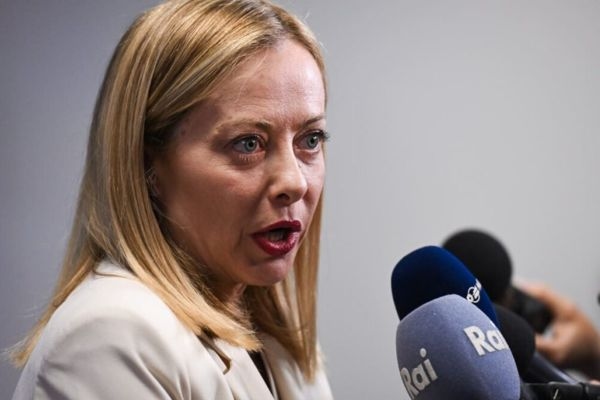 Meloni beim NATO-Gipfel „Nachhaltige Verpflichtungen für Italien“. Der Premierminister trifft Selenskyj und europäische Staats- und Regierungschefs