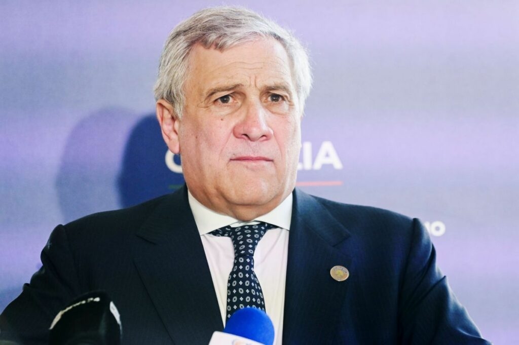 Tajani: "Pizzaballa em Gaza com ajuda, Israel interrompe operações."