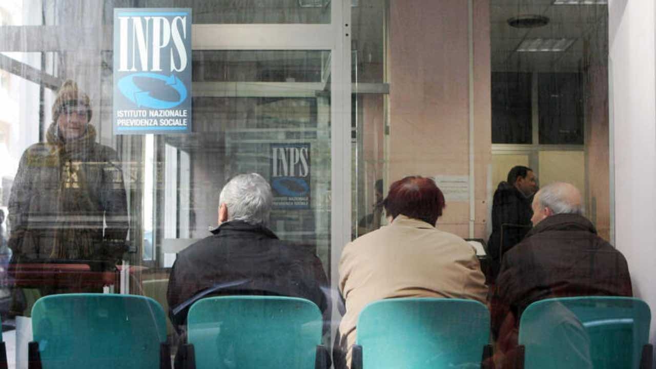 Ultim’ora INPS: “Portate il certificato di nascita e vi diamo 10.200 euro” | Avete 3 giorni di tempo, dovete sbrigarvi
