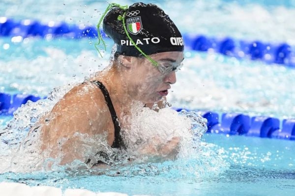 Campeonato Mundial de Natação: Benedetta Pilato conquista o bronze nos 50 m peito, com o revezamento 4x100 m medley terminando em quarto lugar.