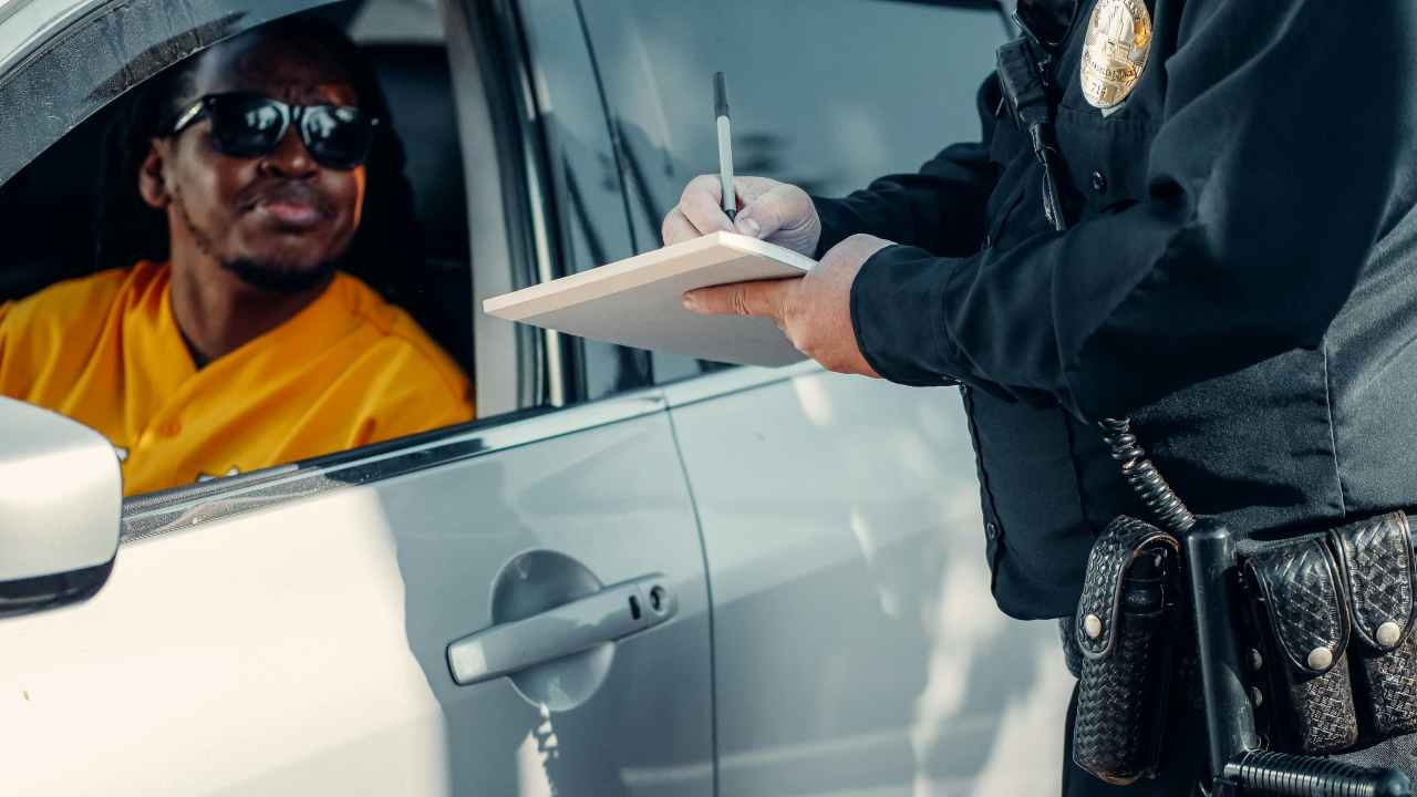 "Agente, llego tarde": un año de cárcel, una multa de 6.000 euros y dos años de suspensión del carnet de conducir | Prohibido por ley desde hoy.