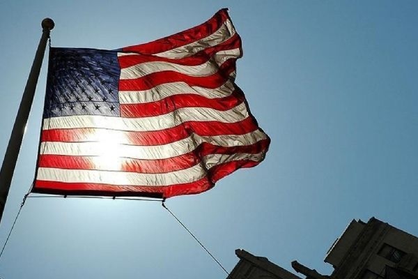 USA ostrzegają personel po ataku Iranu