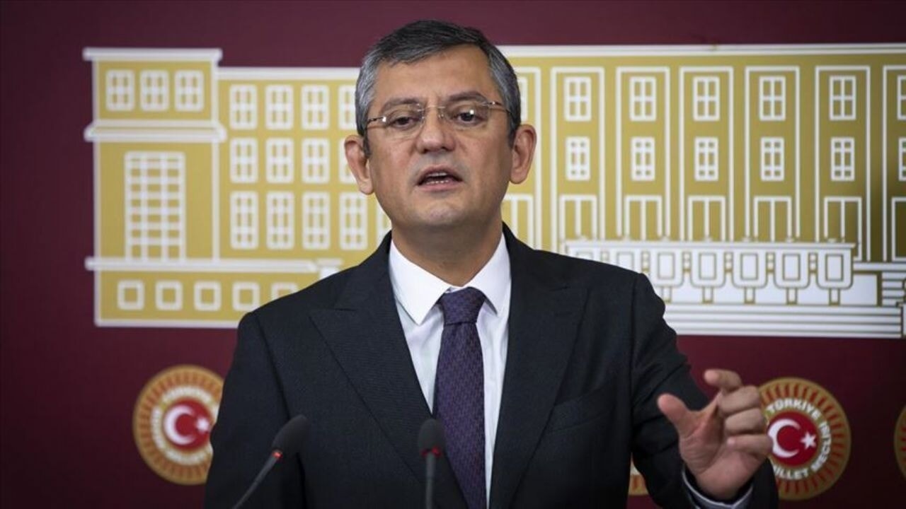 Uma investigação foi lançada sobre Özgür Özel