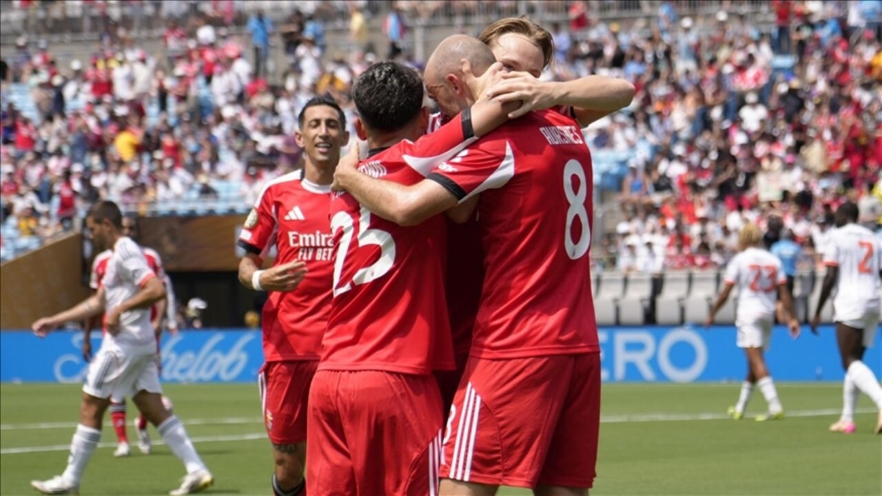 Benfica wint met één doelpunt van Bayern München