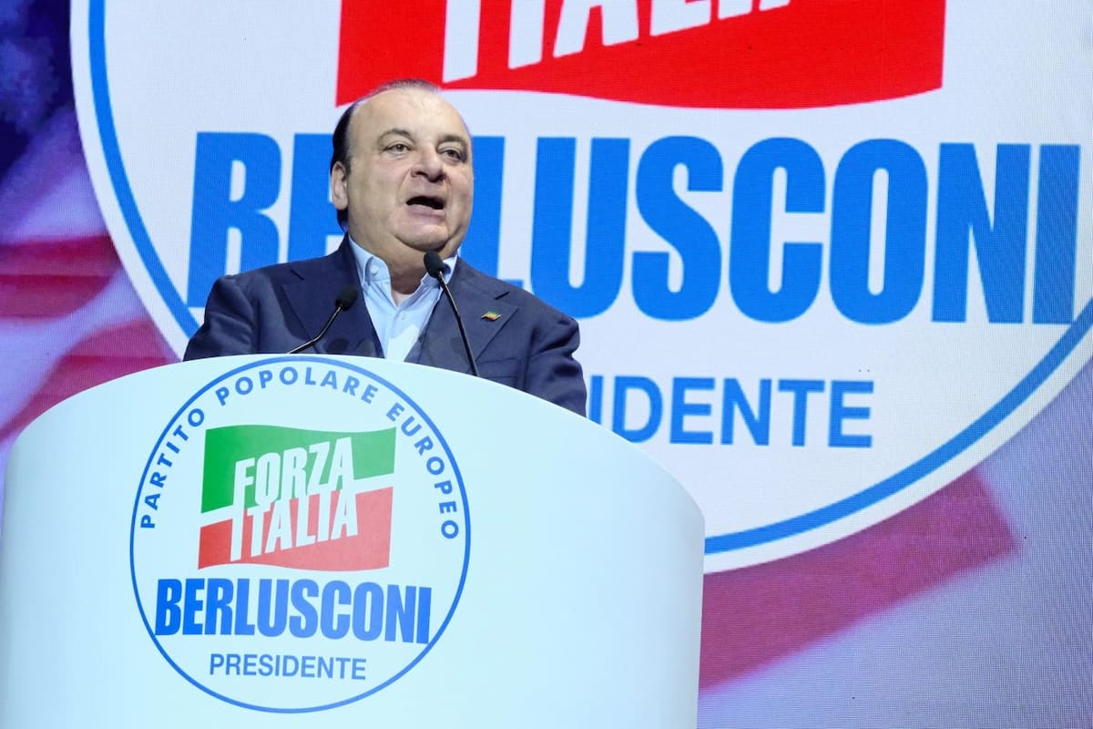 Huawei-Affäre, belgische Ermittlungen treffen Forza Italia: Aufhebung der Immunität für zwei Europaabgeordnete beantragt