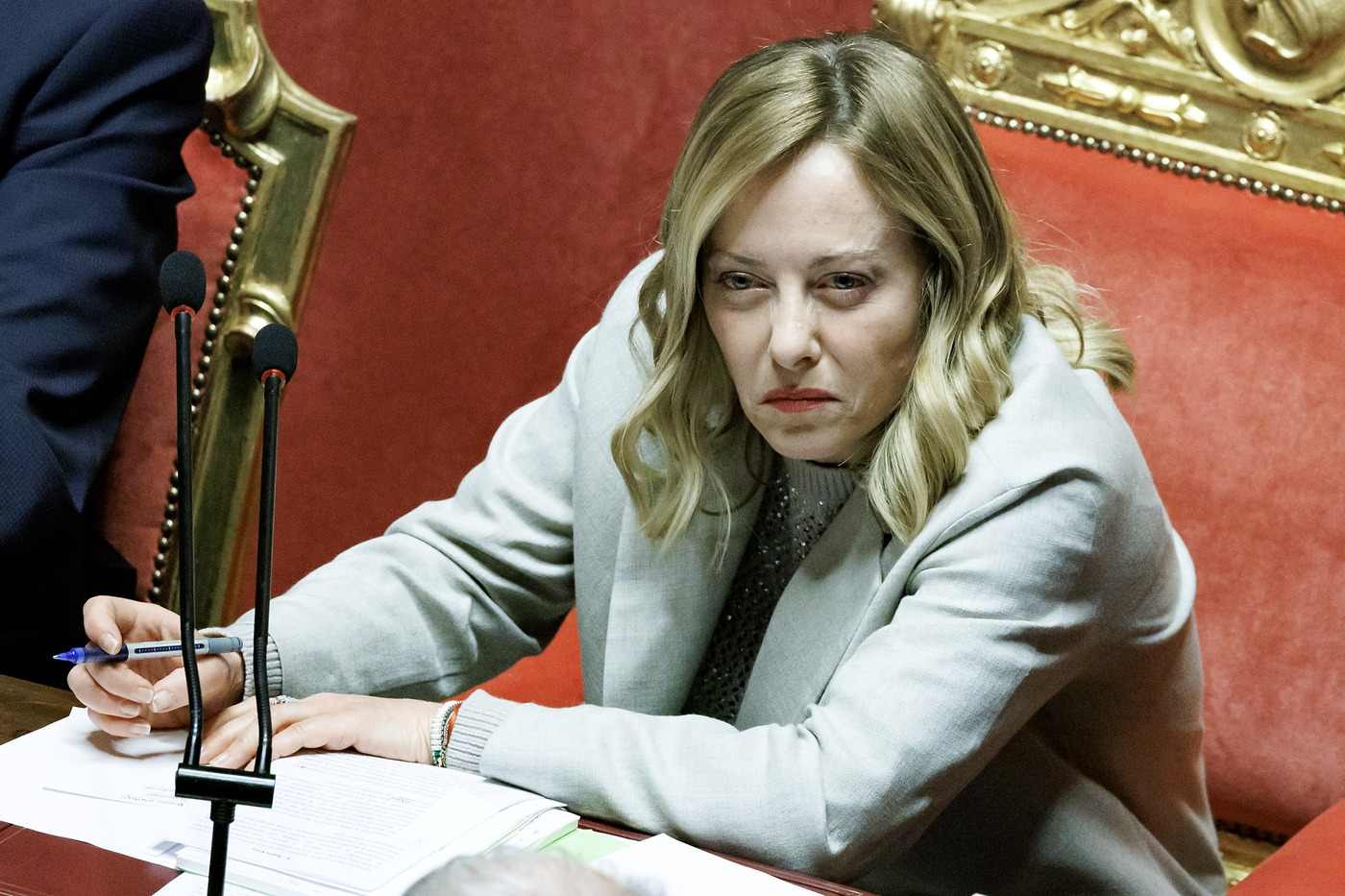 Бесполезное шоу Мелони между оружием, Украиной и Газой