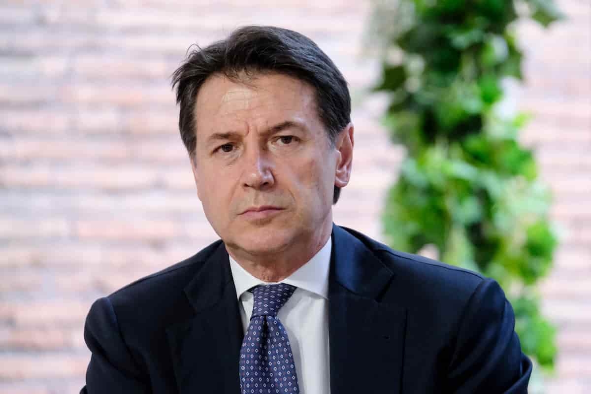 Conte al governo ha fatto spiare Casarini, l’attacco alle ong che salvano i migranti