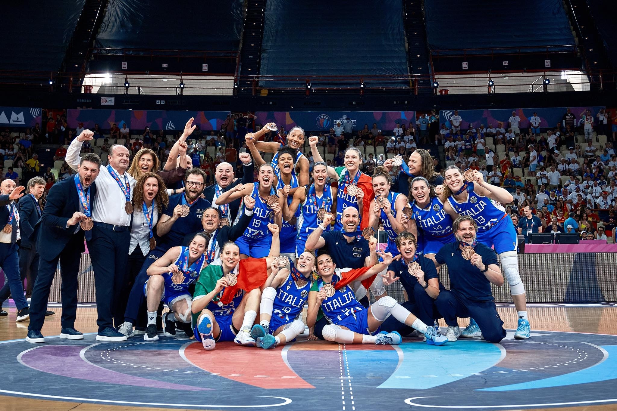 İtalyan kadın basketbol takımının 2025 Avrupa Şampiyonası'ndaki tarihi Bronzu: 30 yıl sonra kazanılan madalya