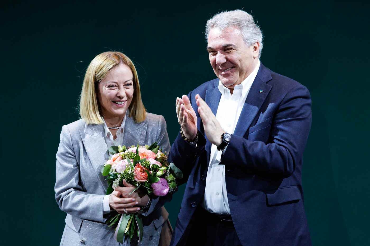 Luigi Sbarra, von der CISL zur Regierung Meloni gegen Landini: das sehr traurige Ende eines Gewerkschafters