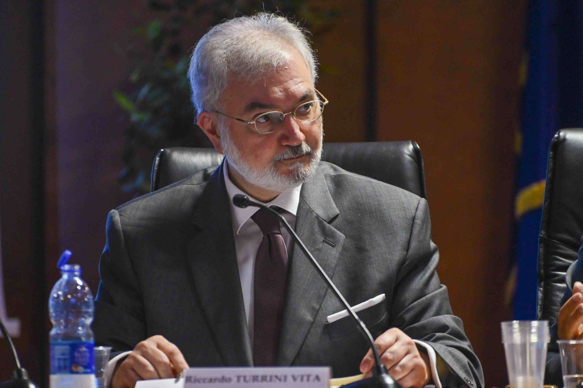 Rebelião na delegacia: "Ele não faz nada pelos presos"