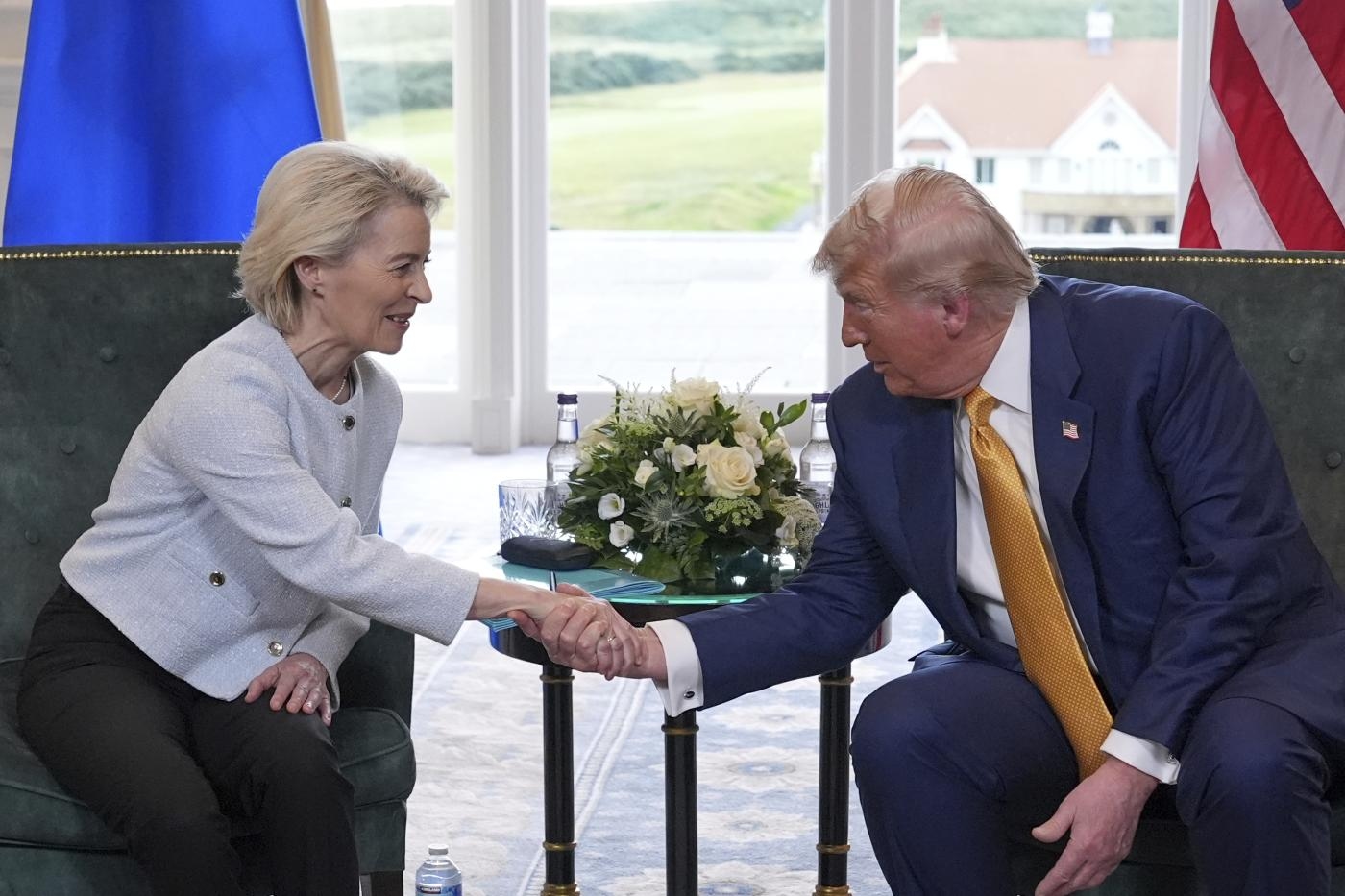 Fim de jogo para o Ocidente: a UE cede aos EUA em tarifas, a Europa submete-se a Trump