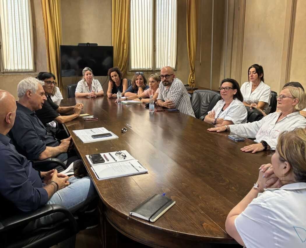 Max Mara si offende perché il sindaco difende le operaie
