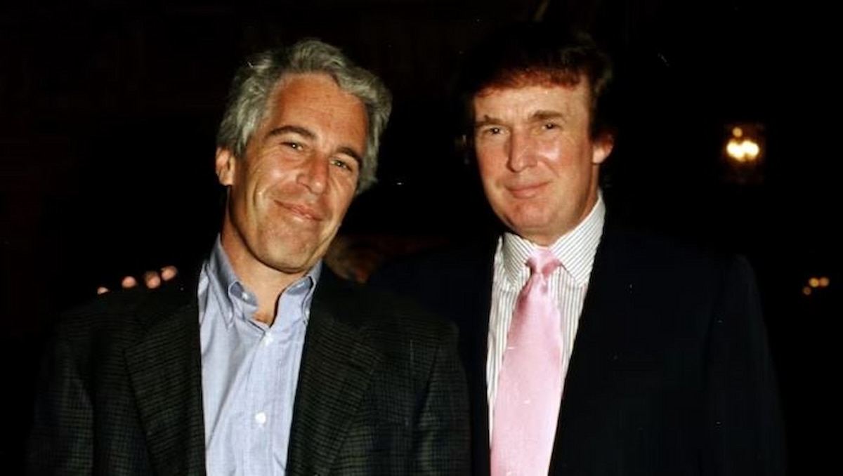 Trump ed Epstein, la lettera “oscena” del presidente Usa per il compleanno del finanziere morto suicida in carcere