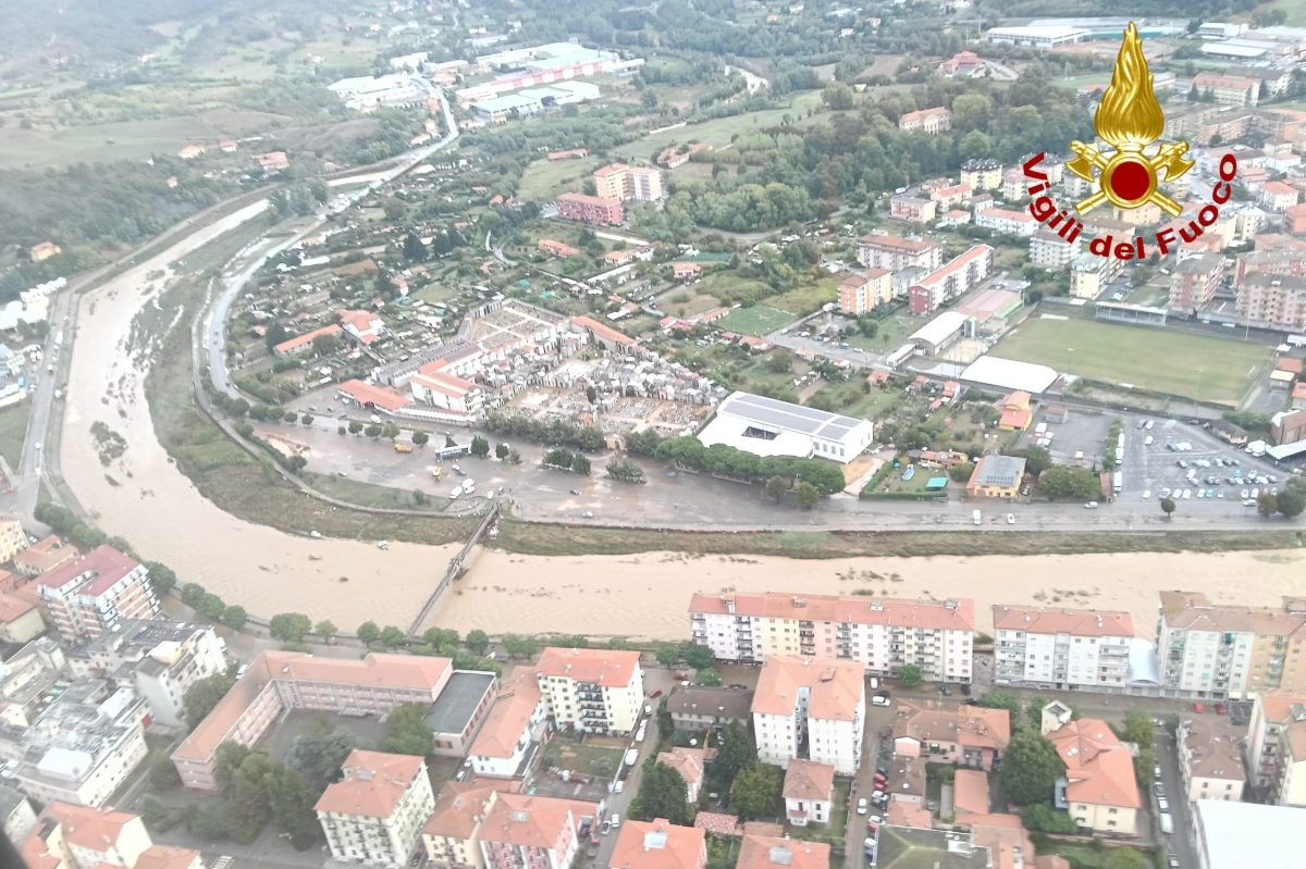 A wave of bad weather hits the north: a woman is missing in the Alessandria area, and the Seveso River has overflowed in Milan.