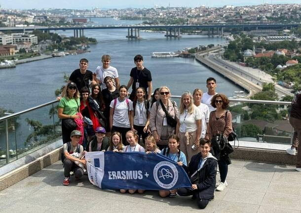 Tradate - Ragazze e ragazzi del Don Milani di Tradate a Istanbul per “Digi-Games On!” -  - Varese News
