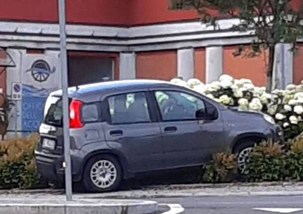 Laveno - Accident à Laveno-Mombello près de l'embarcadère : une femme de 81 ans blessée, l'ambulance aérienne intervient - - Varese News