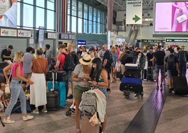 Malpensa - Blocage radar dans le nord de l'Italie : le trafic aérien reprend après la panne technique de samedi soir - - Varese News