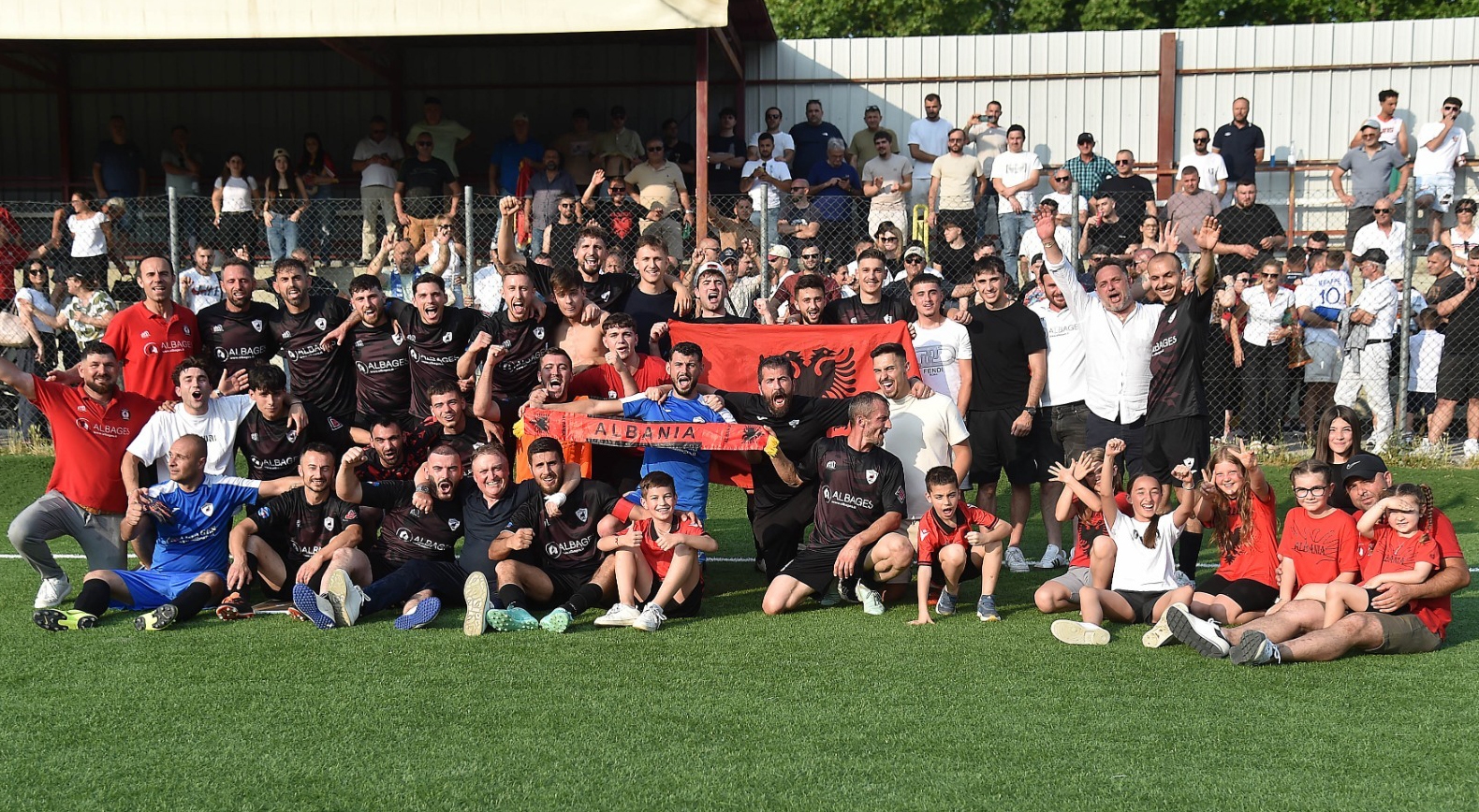 Taulantet : sur un terrain de football, la révolution culturelle qui parle albanais
