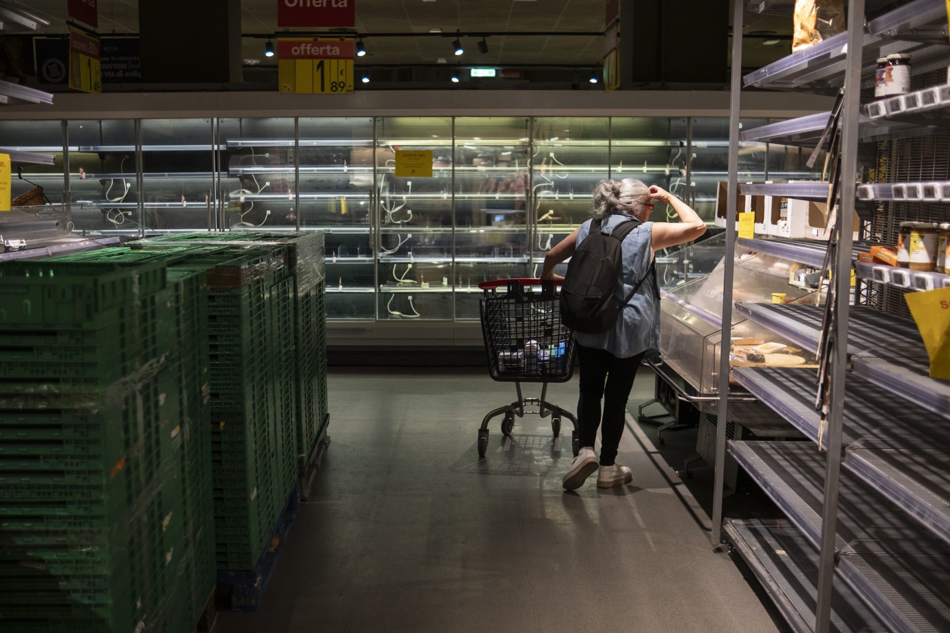 In Italy, 4 million families are at risk of food poverty.