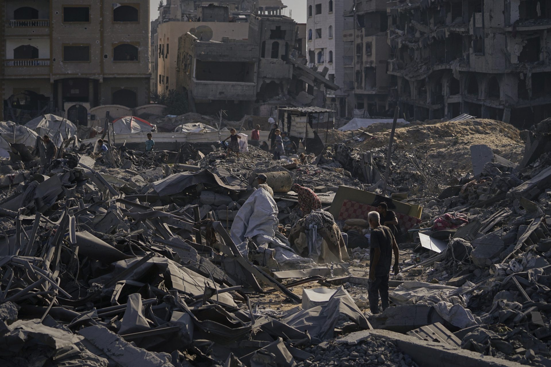 Gaza is under total invasion, but the Italian government remains silent.