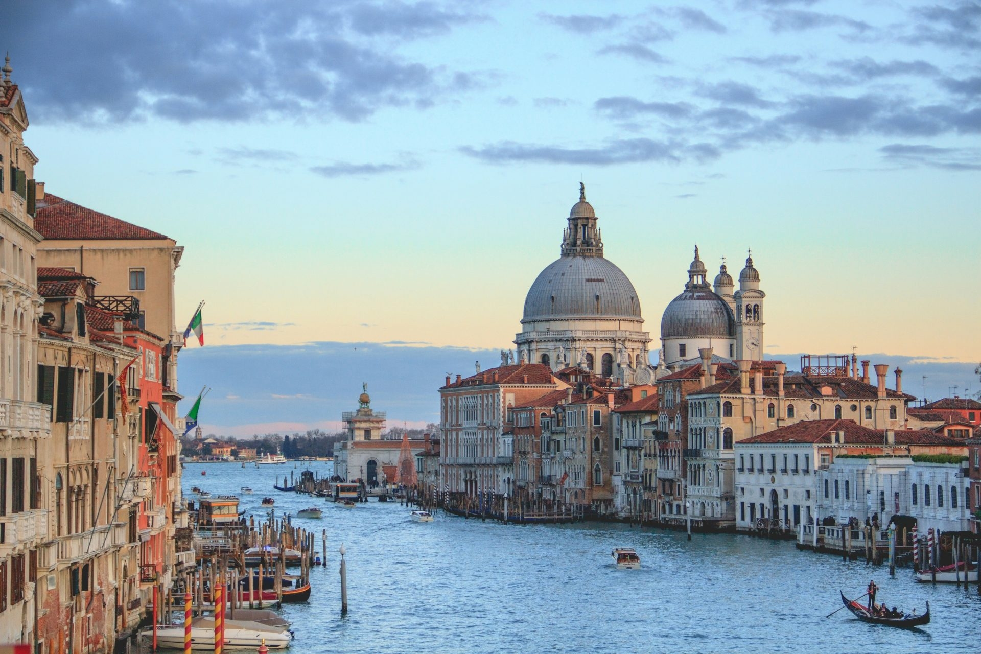Veneza, tire a máscara