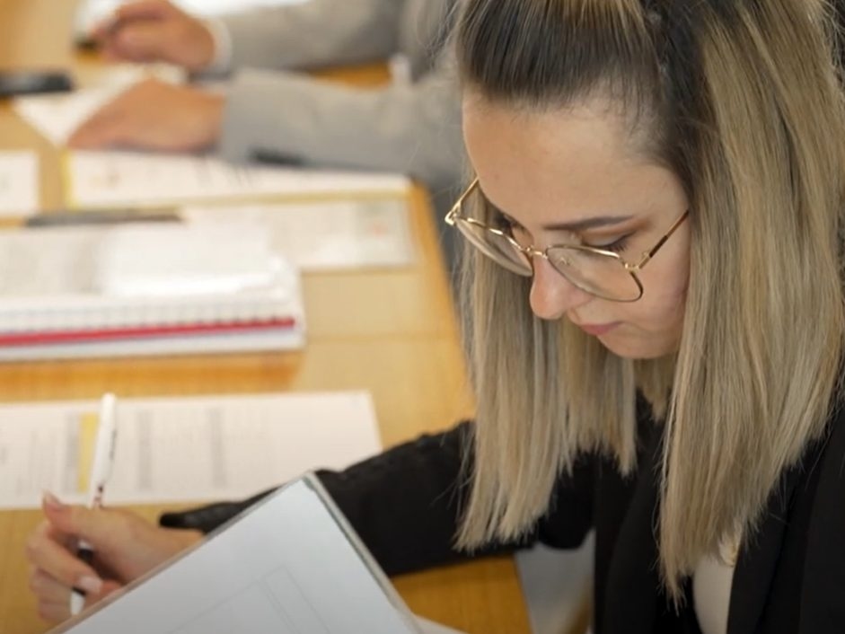 Edukacja finansowa z przyszłością: nacisk FiRi na akademie handlowe Vorarlbergu zachwyca praktycznym znaczeniem