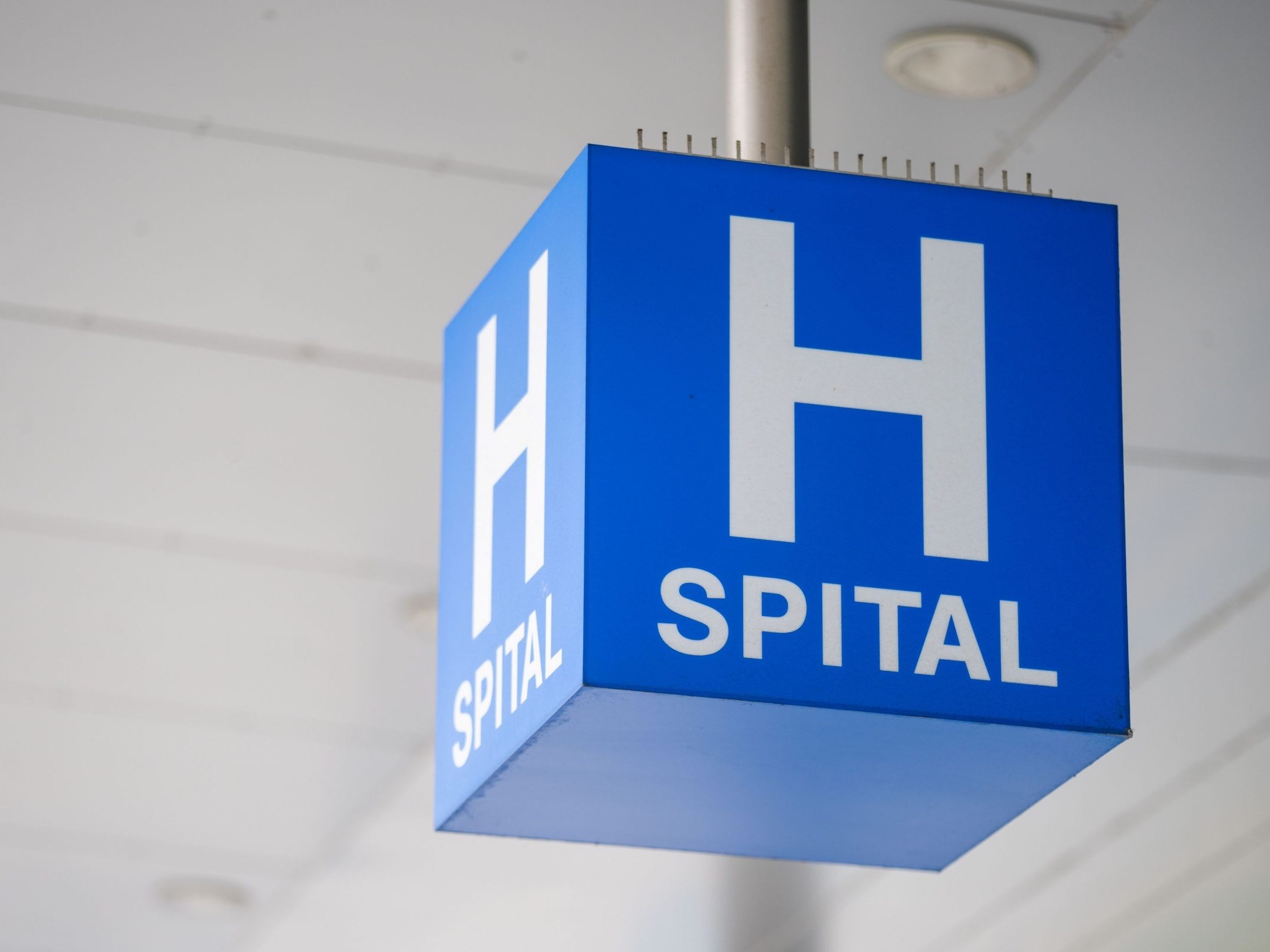 Man ernstig gewond op centraal station Linz