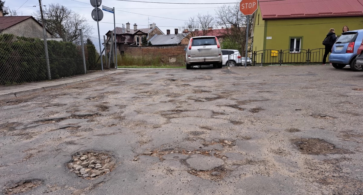 Домбровски снова дырявый, как сыр. Сейчас необходимо вмешательство дорожных рабочих