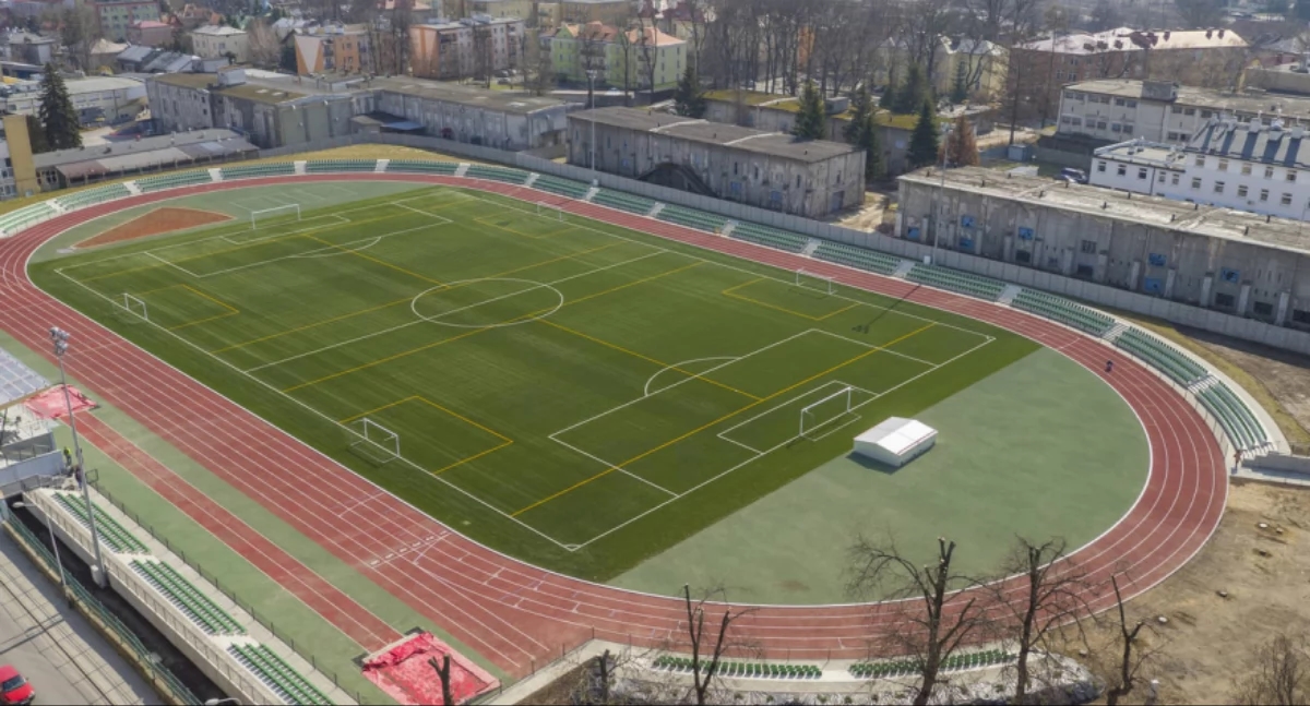 El estadio municipal de Piekarska en Jarosław es gratuito para los estudiantes