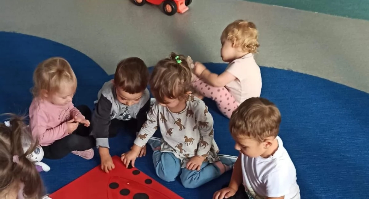 Sprawy oświatowe na pierwszym planie, w tle kultura. Radni zaklepali przesunięcia w budżecie, znajdując kasę na inwestycje w oświacie