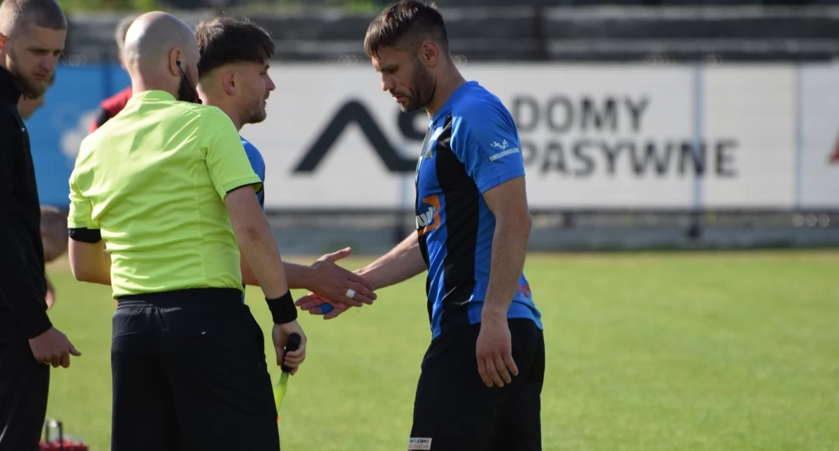 O JKS Jarosław não jogará na terceira divisão. Perderam em Gorlice.