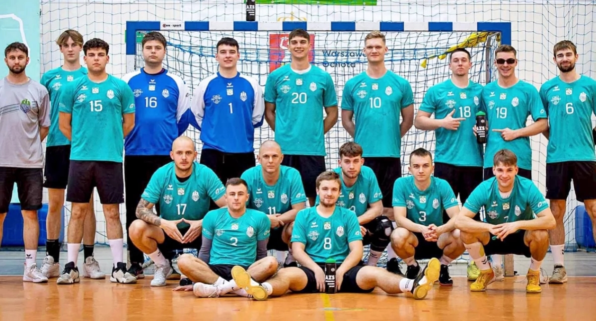 AZS Politechnika Rzeszów con AMP plateado