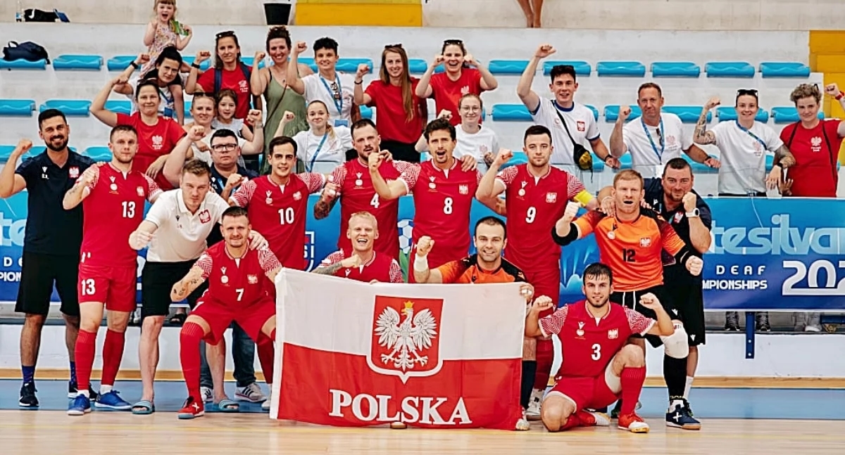 Natural de Przemyśl, jogou pela seleção polonesa. Brilhou na Copa do Mundo.