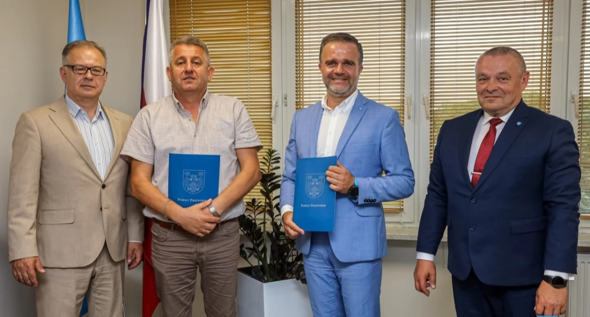 Local governments will contribute half to the road renovation
