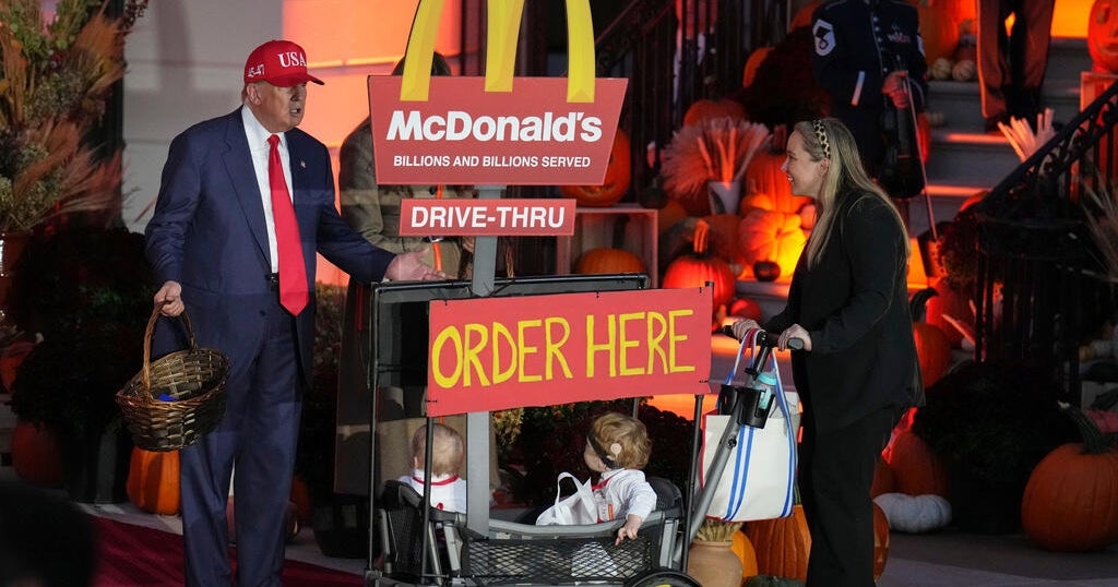 Photos: Trump hosts trick-or-treaters for White House Halloween bash