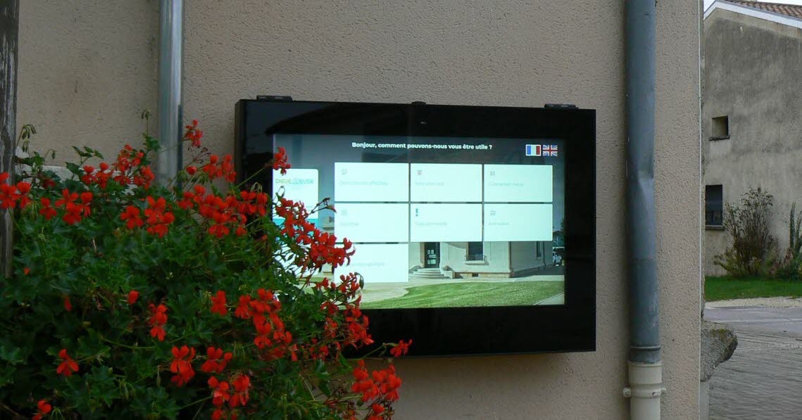 Dieue-sur-Meuse. Town Hall: Paper displays are over, make way for interactivity