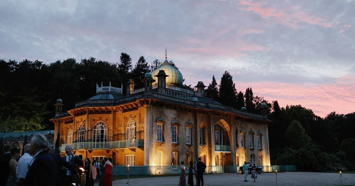 Indian-style palace sitting at heart of countryside looks like Taj Mahal