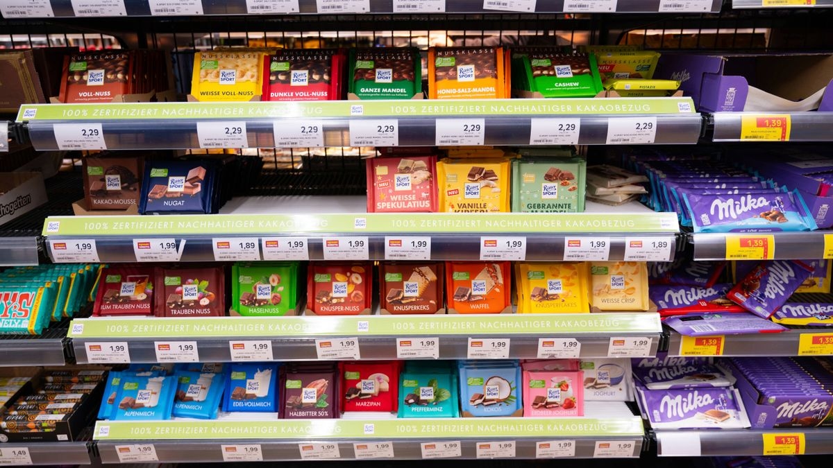Шоколад подорожал: цена выросла вдвое, хотя цена на какао снизилась вдвое.
