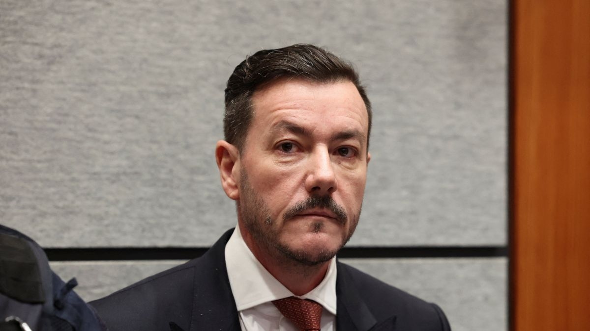Proces tegen voormalig miljardair René Benko begonnen
