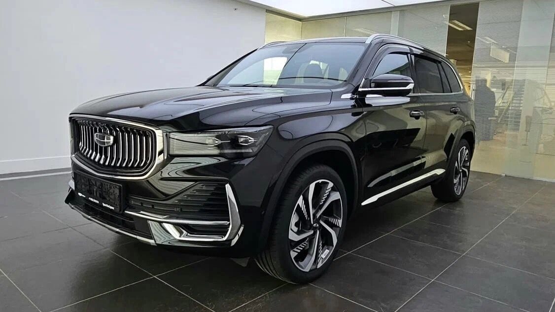 Geely Monjaro белорусской сборки едет в Россию: чем он лучше настоящего китайца