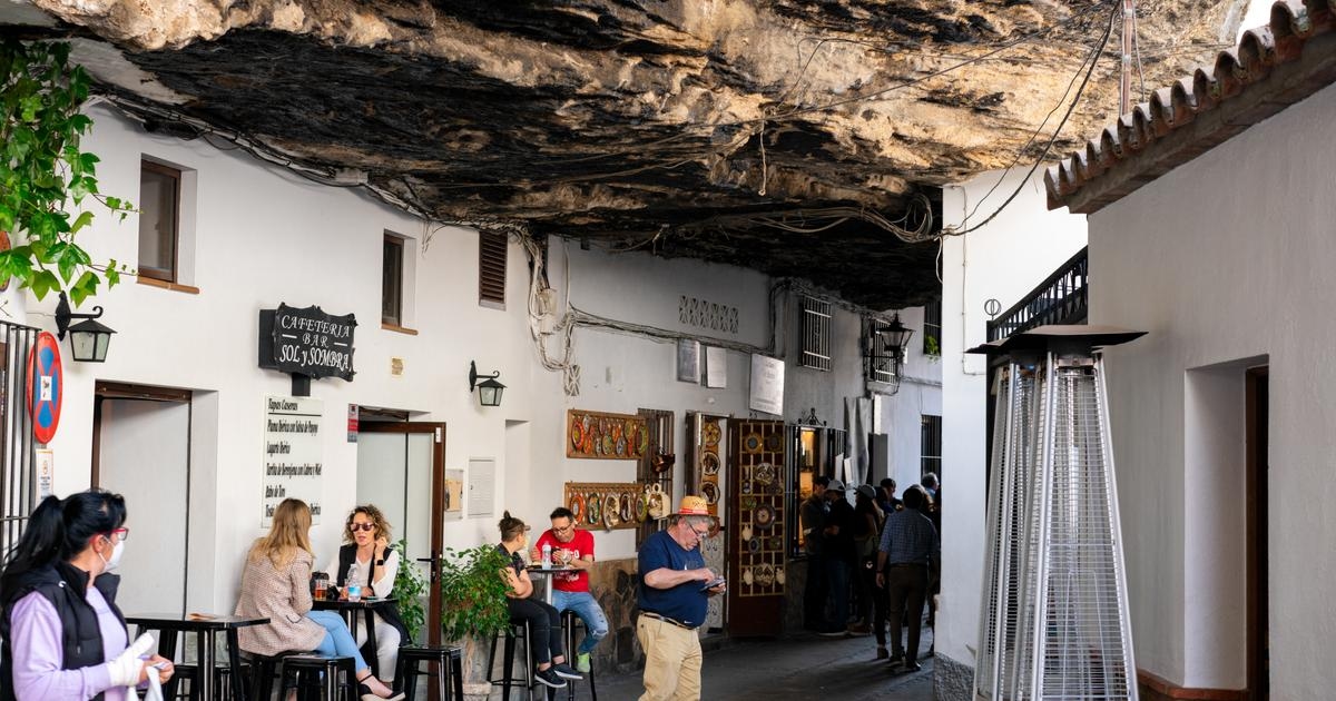 Setenil de las Bodegas, the Andalusian village whose houses hug the rock