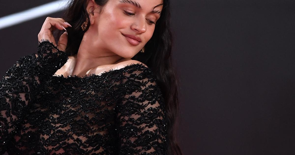 Rosalía, mistik yoğunlukta "büyüleyici" bir albüm olan "Lux" ile İspanyol basınını büyülüyor