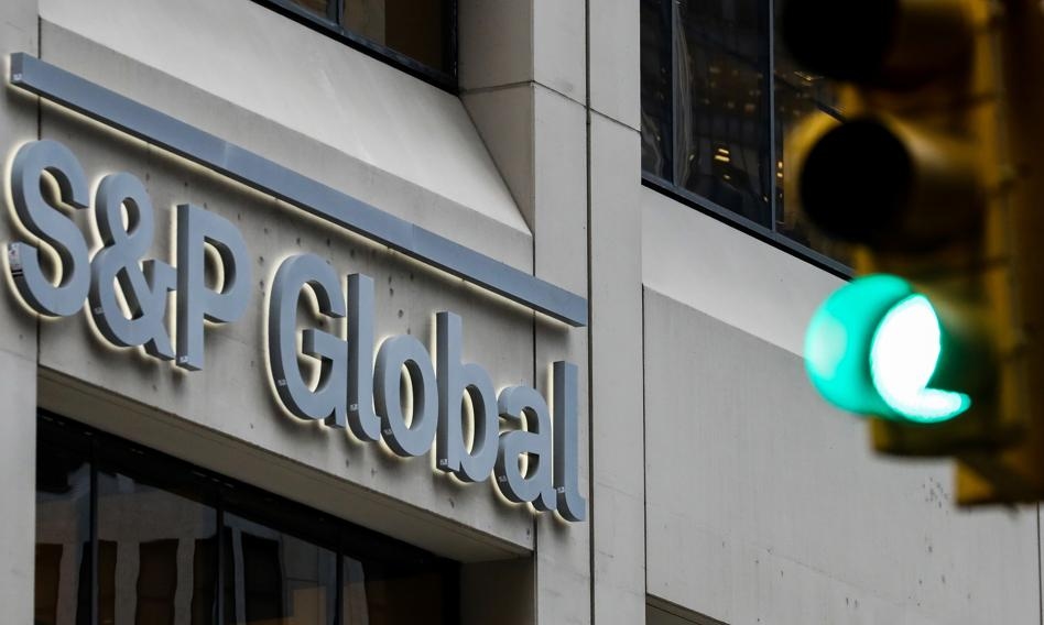 S&P, Polonya'nın not görünümünü düşürmeyerek gözlemcileri şaşırttı.